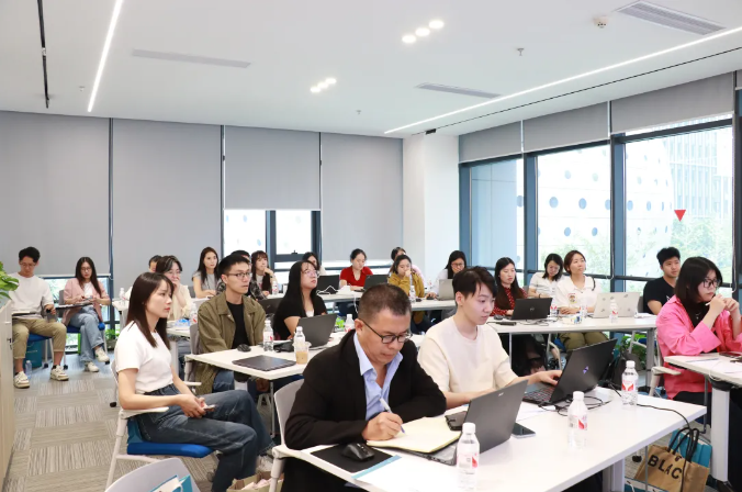 座無虛席反響熱烈，互旦科技領(lǐng)英營銷大師班第一期圓滿結(jié)業(yè)！