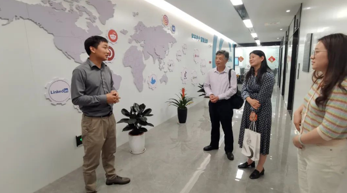 互旦科技歡迎校企合作項目領導蒞臨考察！